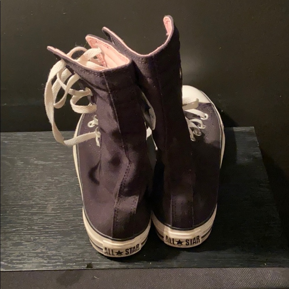 Converses - Picture 3 of 3